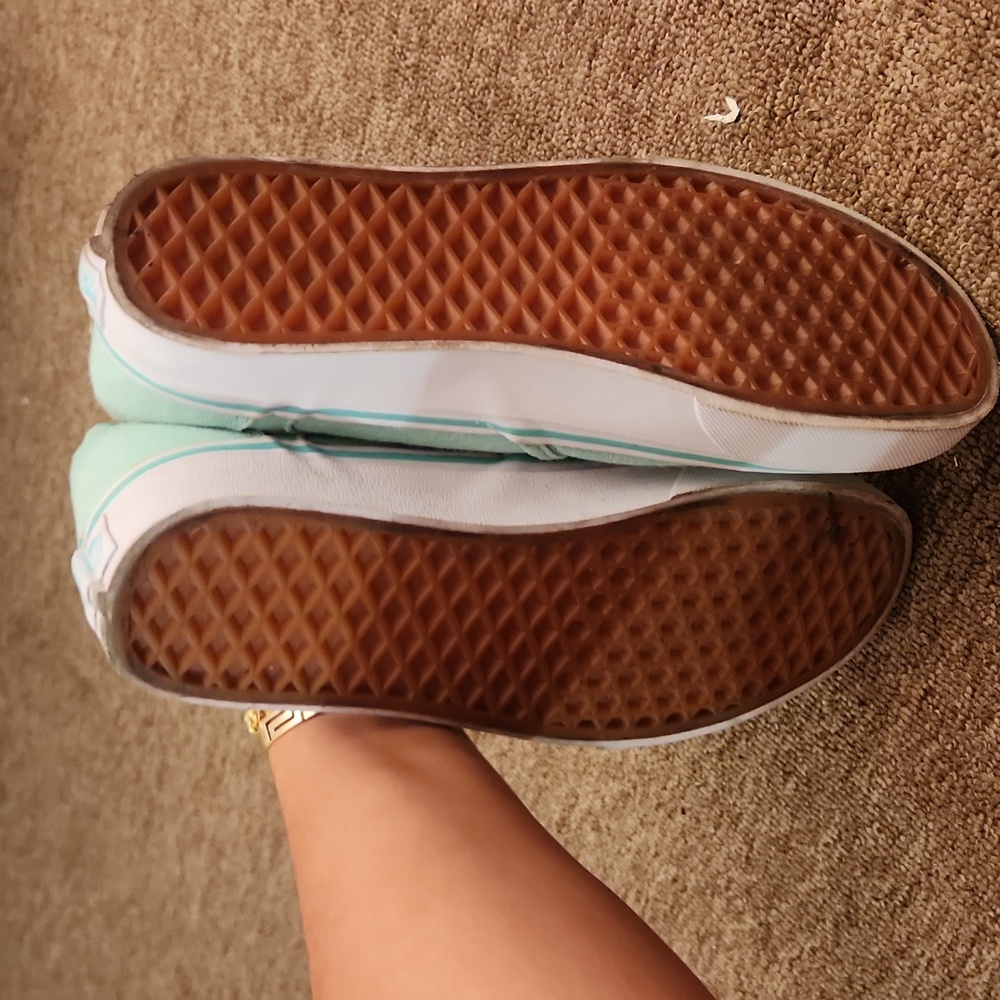 Vans - Picture 3 of 4